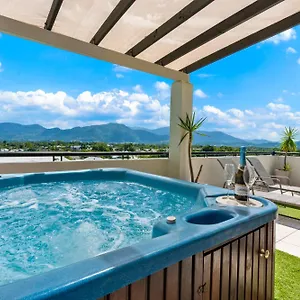 Apartment Penthouse - Private Rooftop Outdoor Gym, & Tv Area With Sunset & Mountain Views, Cairns